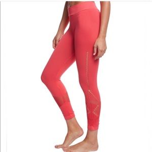 NUX Alana Seamless Yoga Capris